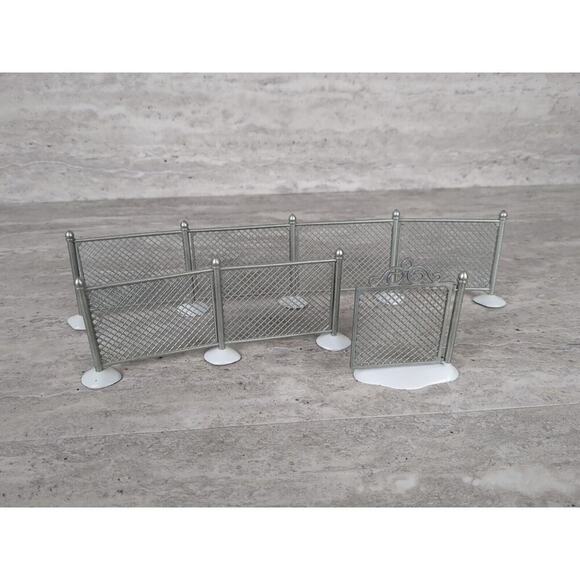 Dept 56 Christmas Villages Chain Link Fence with Gate - Picture 1 of 7
